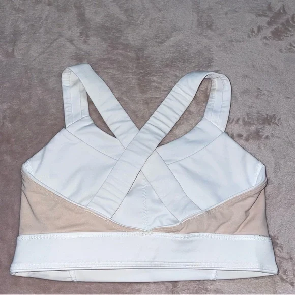 Lululemon sport bra size 4 - Picture 3 of 6